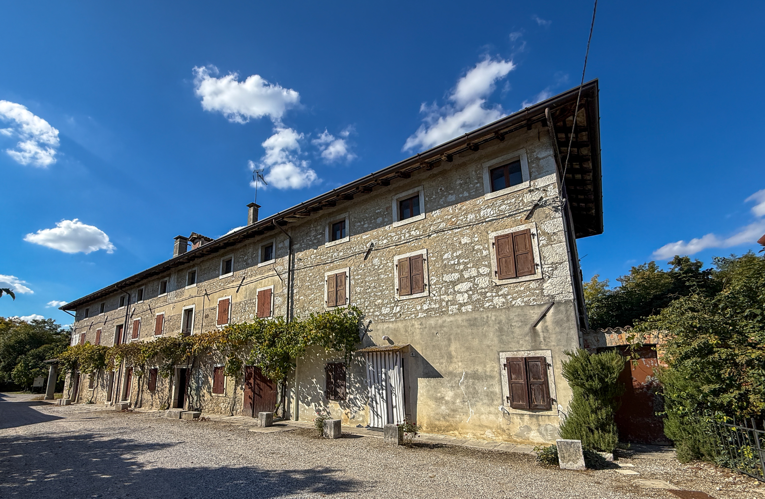 FACCIATA DA INGRESSO